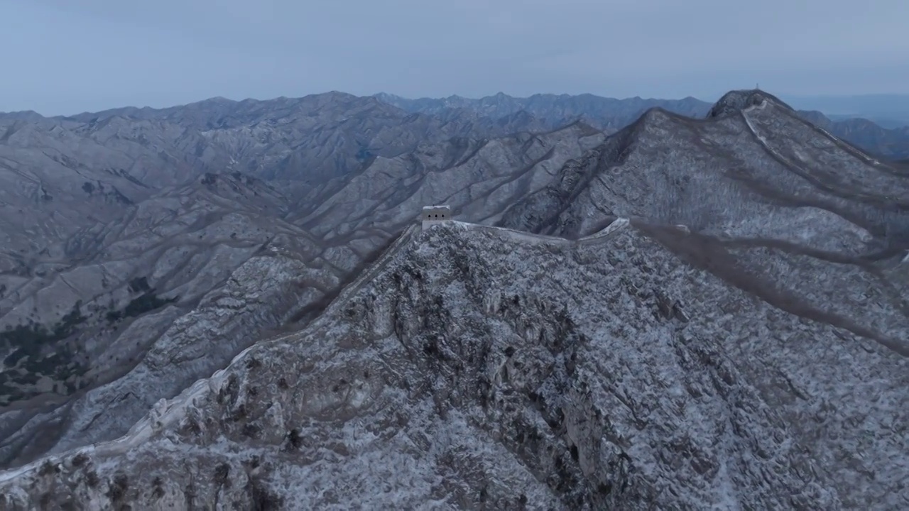 航拍冬季北京箭扣长城雪景视频素材