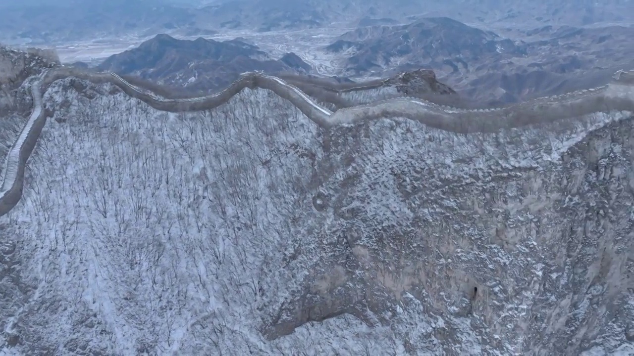 航拍冬季北京箭扣长城雪景视频素材