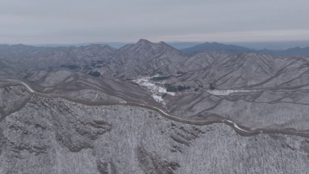 航拍冬季北京箭扣长城雪景视频素材