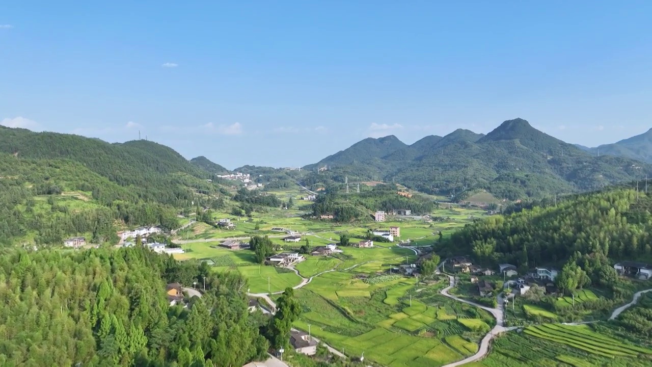 露营基地户外亲子家庭旅行帐篷美丽乡村振兴视频素材