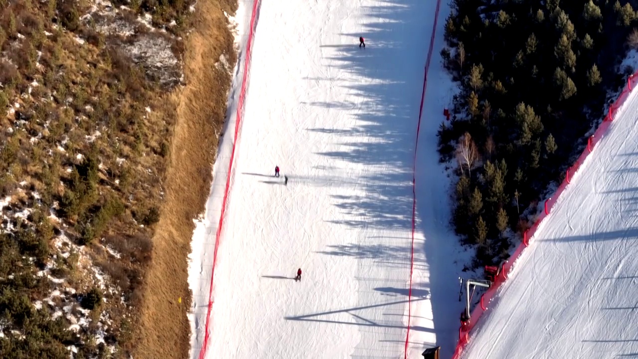 航拍冬季张家口崇礼富龙滑雪场视频素材