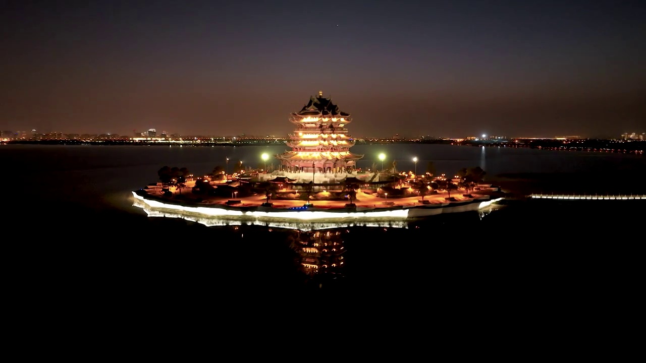 苏州阳澄湖重元寺灯光夜景航拍视频素材