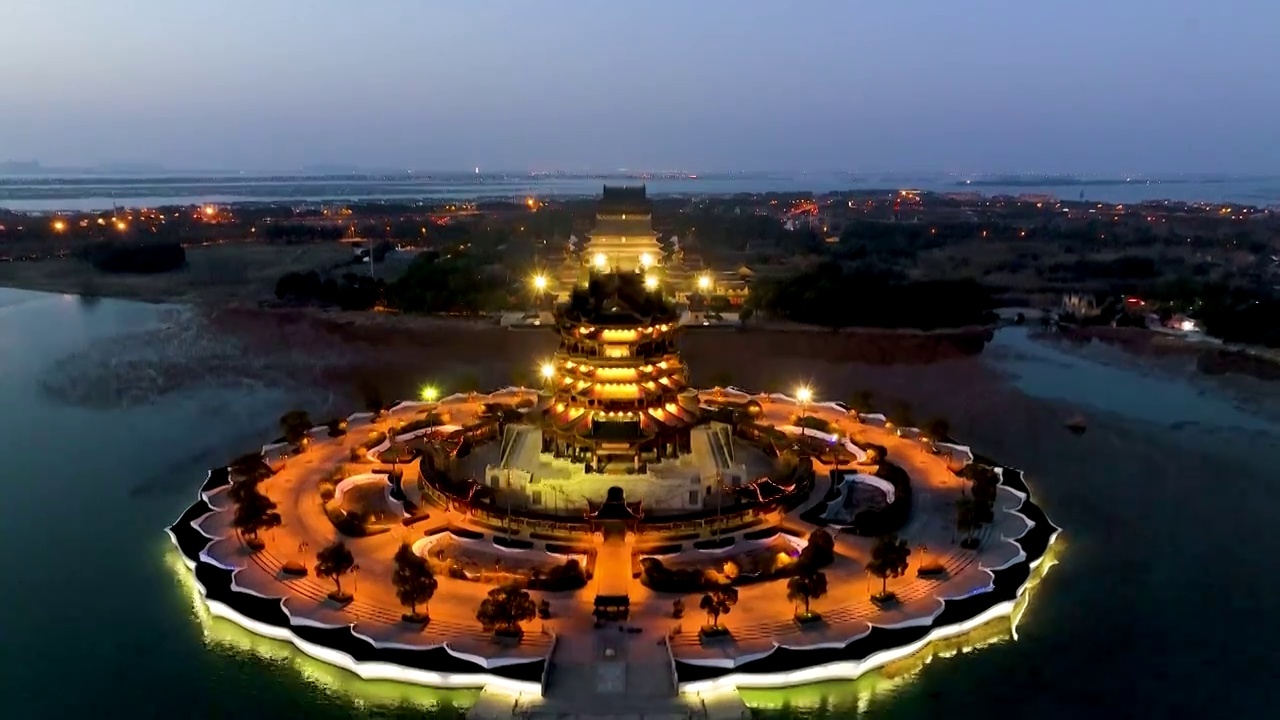 苏州阳澄湖重元寺灯光夜景航拍视频素材