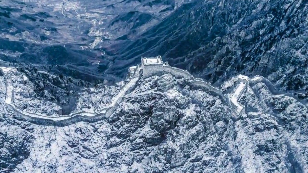 航拍北京箭扣长城雪景延时甩尾视频素材