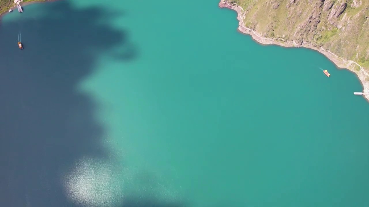 新疆天山天池淡水湖夏季自然风光航拍视频素材