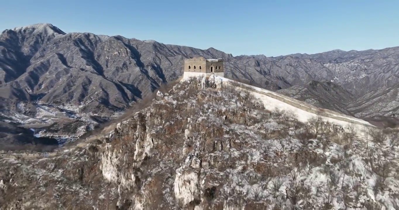 北京怀柔区箭扣长城正北楼雪景航拍视频素材