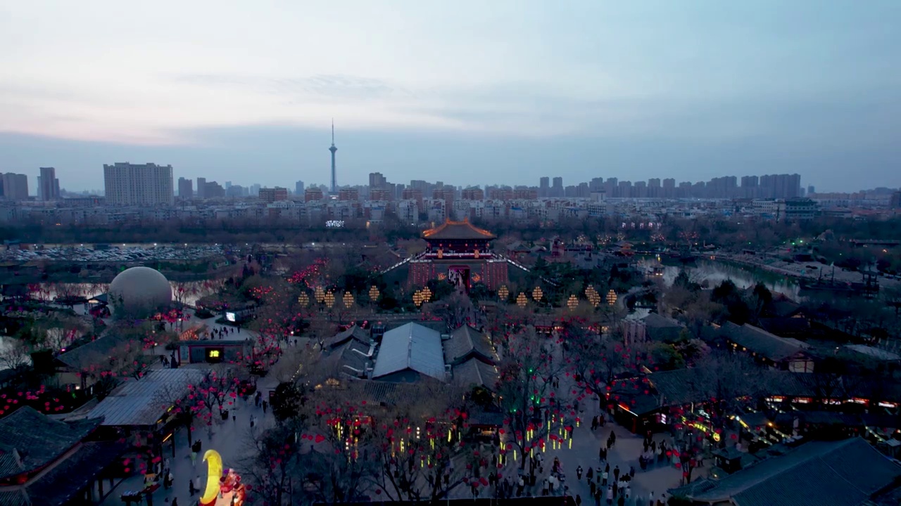 航拍中国河南开封清明上河园夜景城市风光视频素材