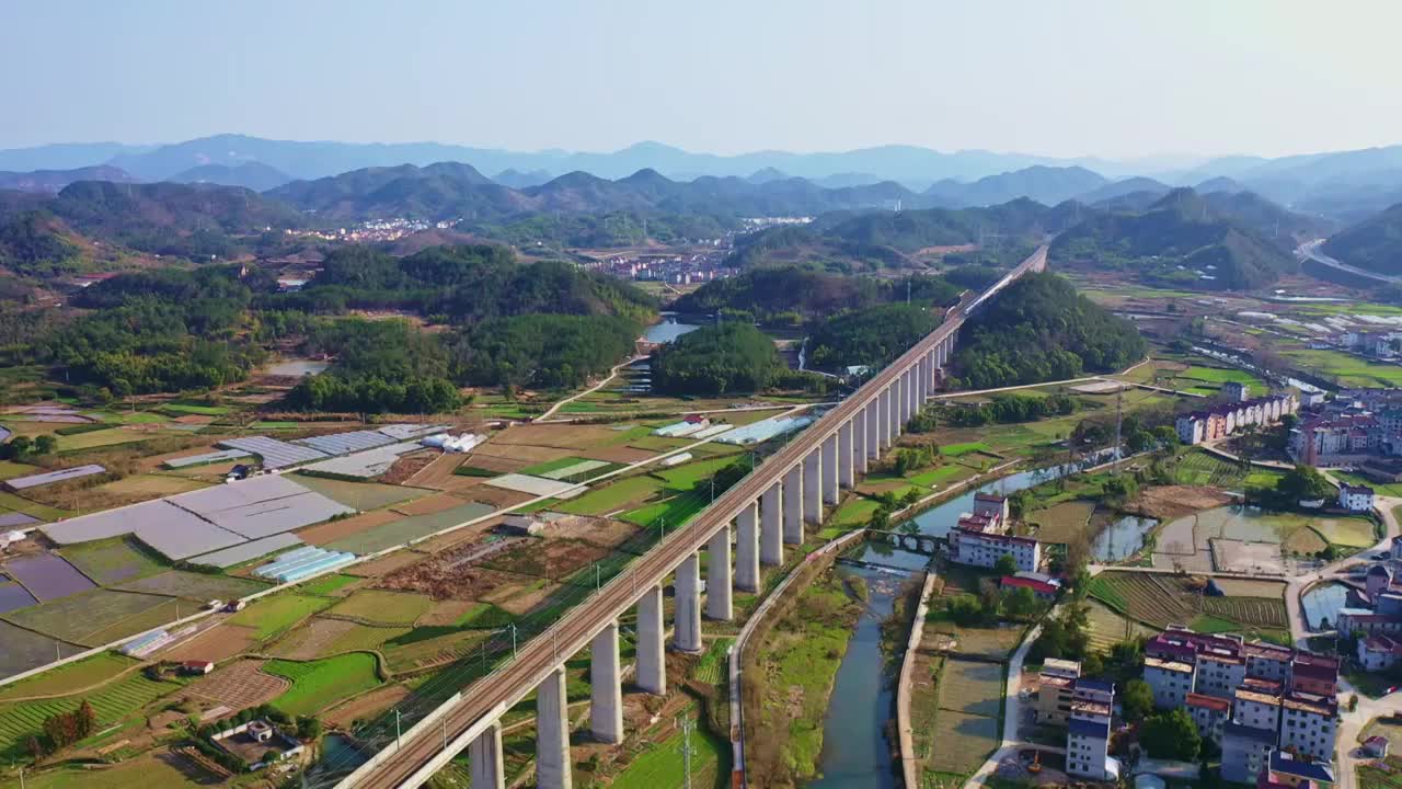 高铁经过浙江山区小平原视频素材