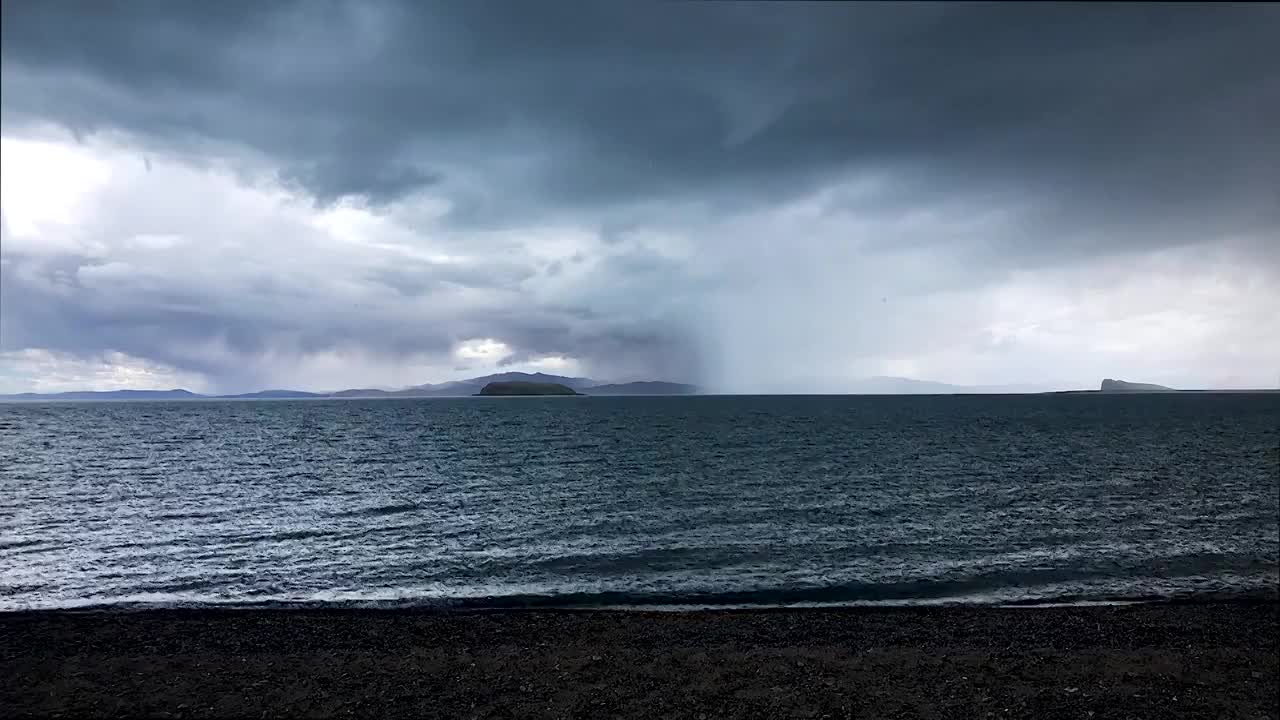 雨雪逼近纳木错——20200623纳木错圣象天门延时拍摄视频素材