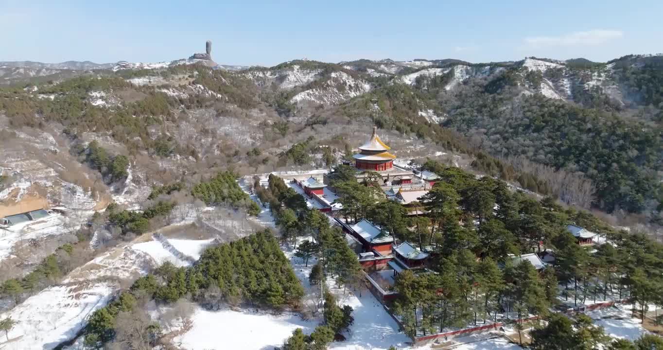 航拍空中鸟瞰雪后河北承德普乐寺视频素材