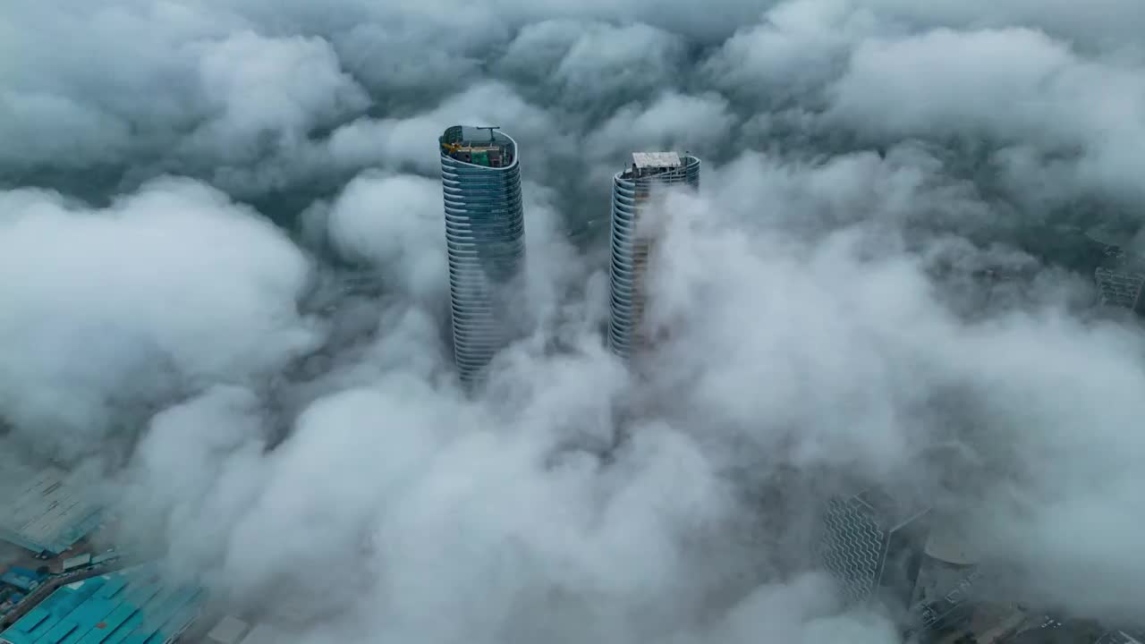 中国最高的等高双子塔，深圳·星河双子塔云海延时摄影视频素材