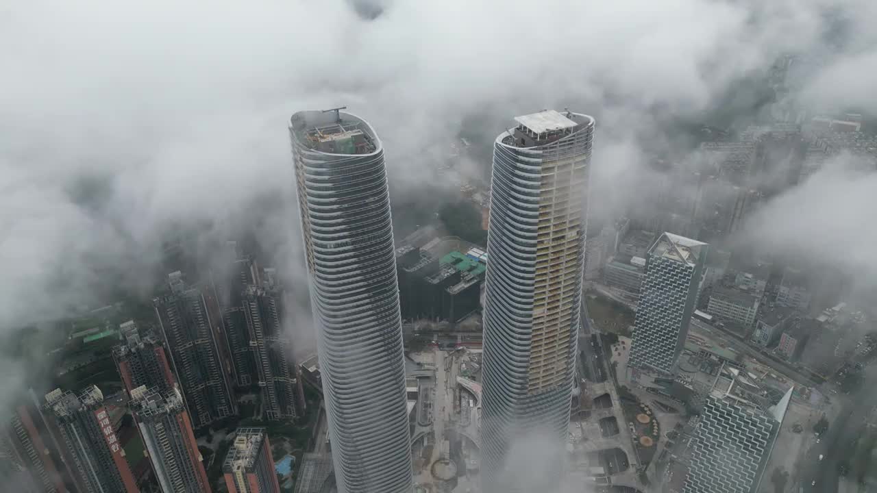 深圳·星河双子塔平流雾云海航拍视频素材