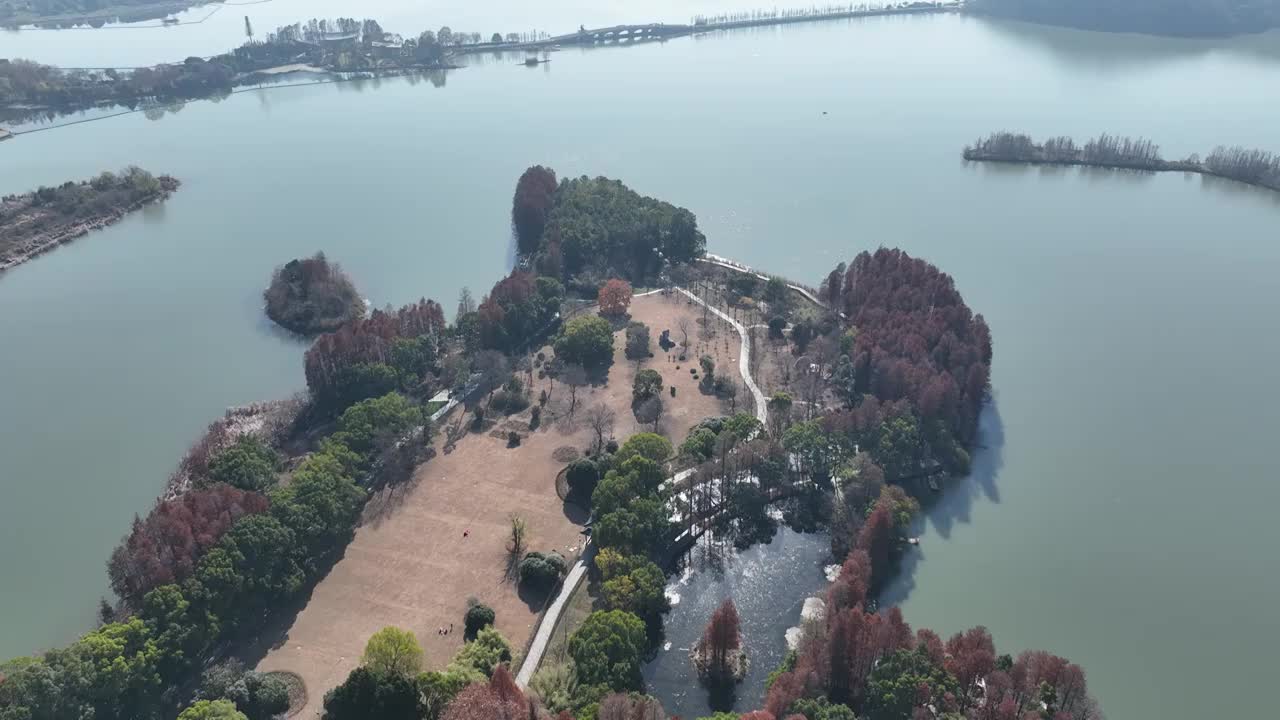 航拍湖北武汉东湖落雁风景区视频素材