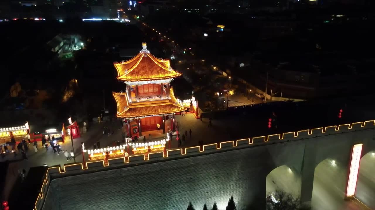 西安城墙魁星楼夜景视频素材画面1