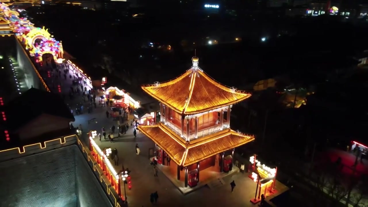 西安城墙魁星楼夜景视频素材画面4