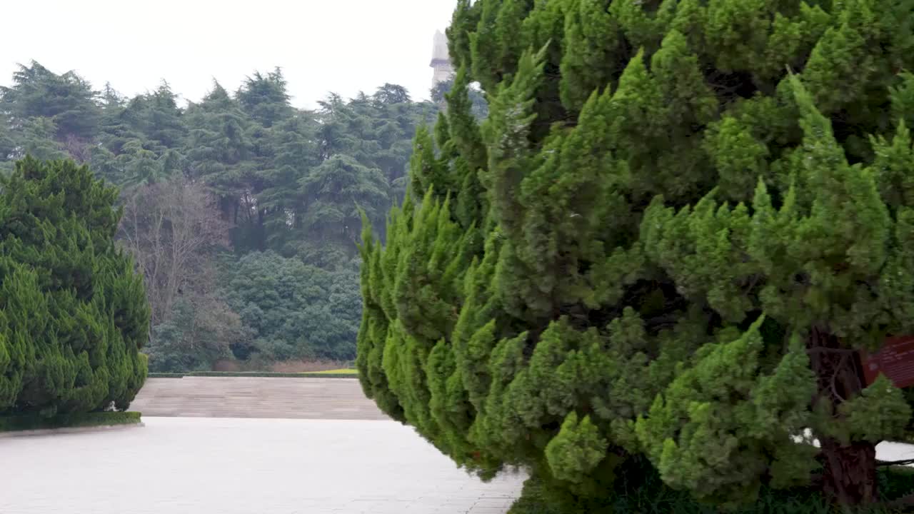 南京雨花台烈士陵园烈士群雕像视频素材