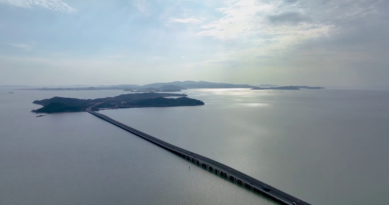 苏州太湖西山岛与太湖大桥航拍视频素材