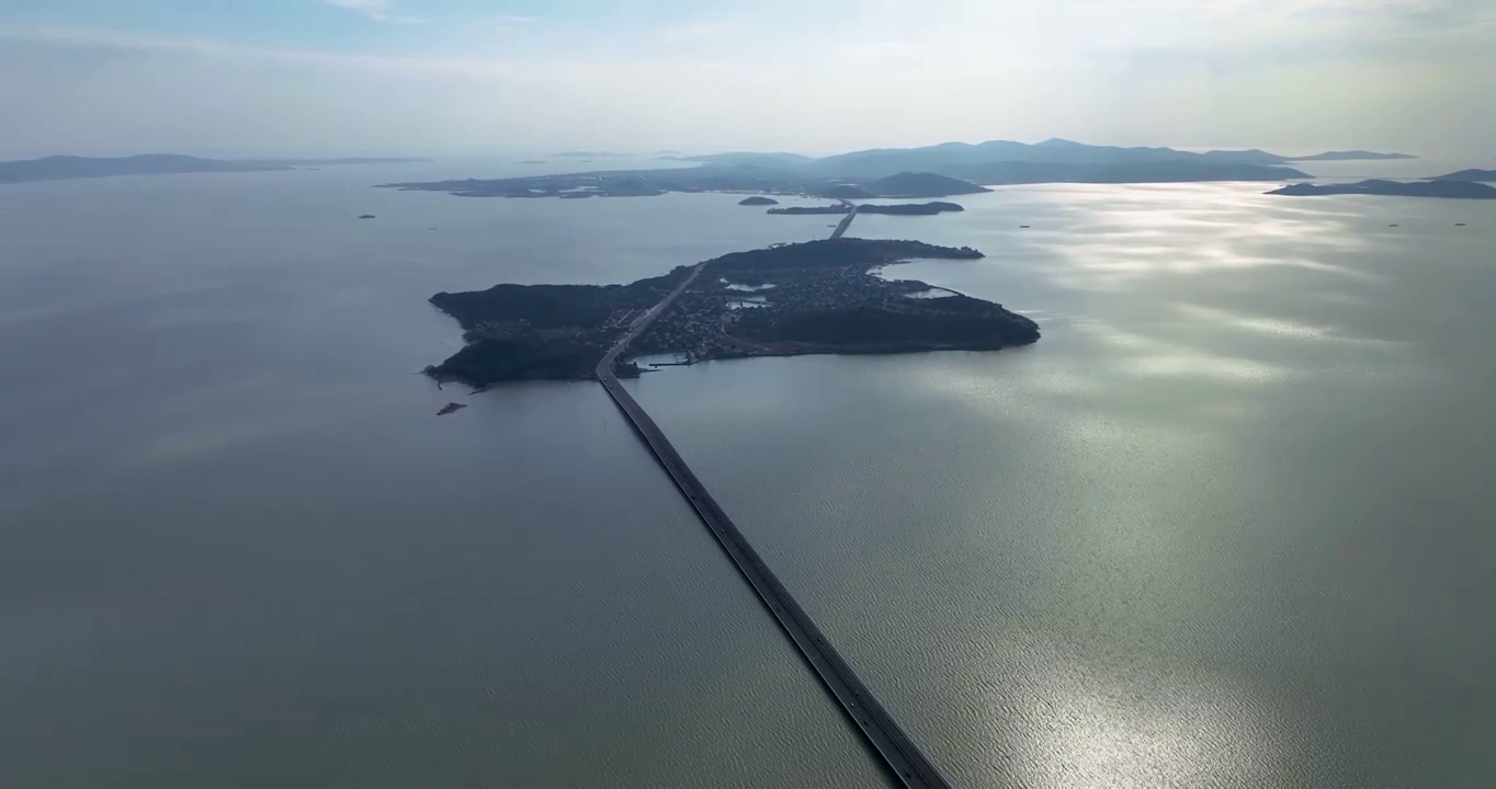 苏州太湖西山岛与太湖大桥航拍视频素材