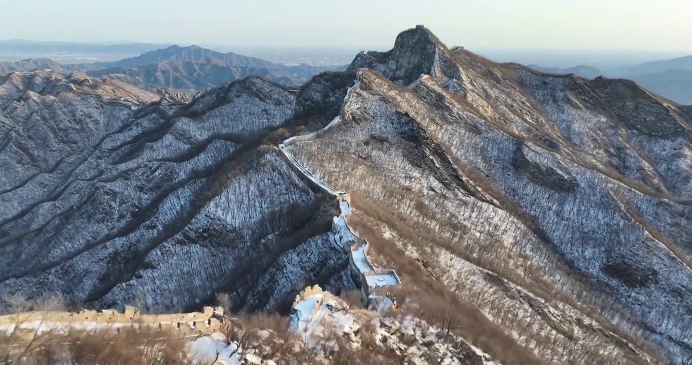 北京怀柔区箭扣长城北京结雪景航拍视频素材