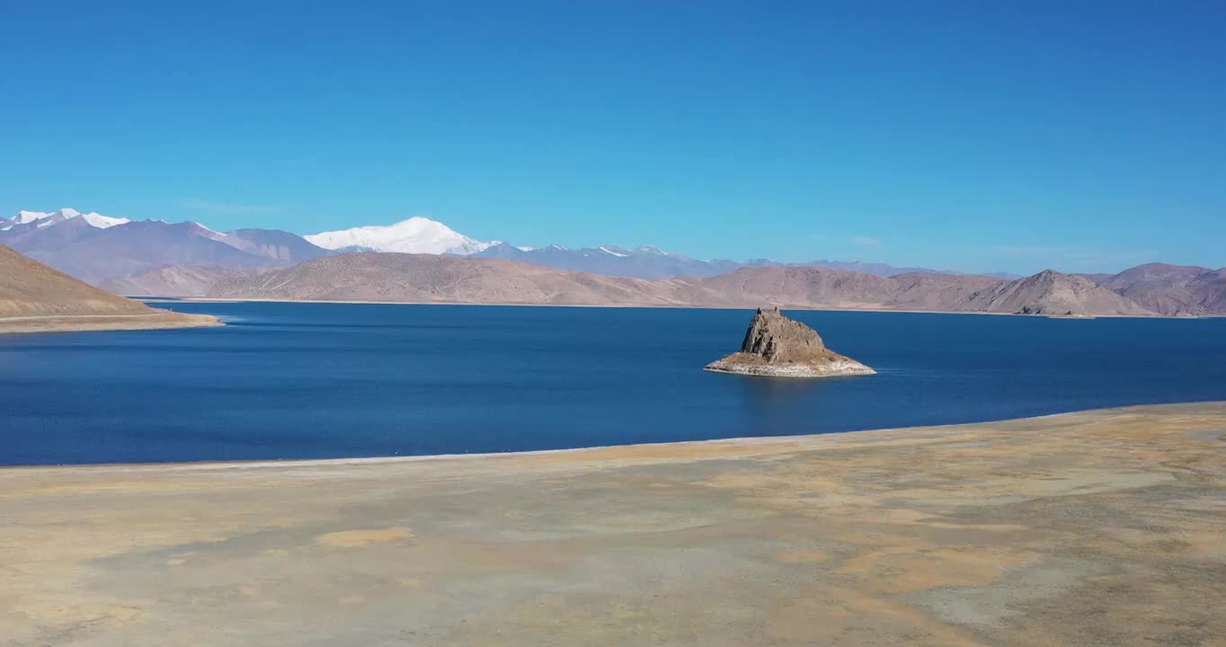 西藏山南：圣湖羊卓雍措视频素材