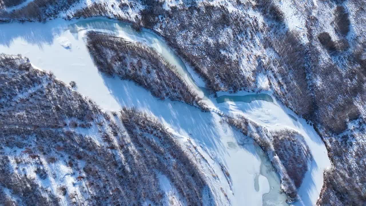 航拍呼伦贝尔雪原河流视频素材