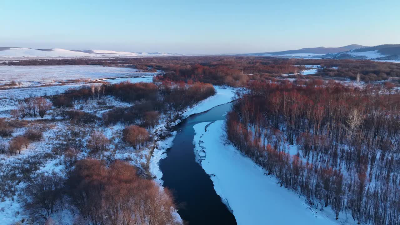 航拍呼伦贝尔雪原河流视频素材