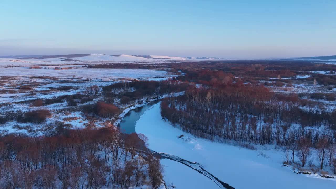 航拍呼伦贝尔雪原河流视频素材