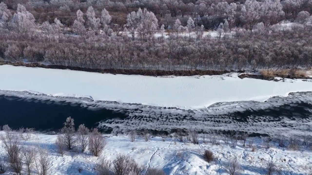 航拍内蒙古雪原扎敦河丛林雾凇视频素材