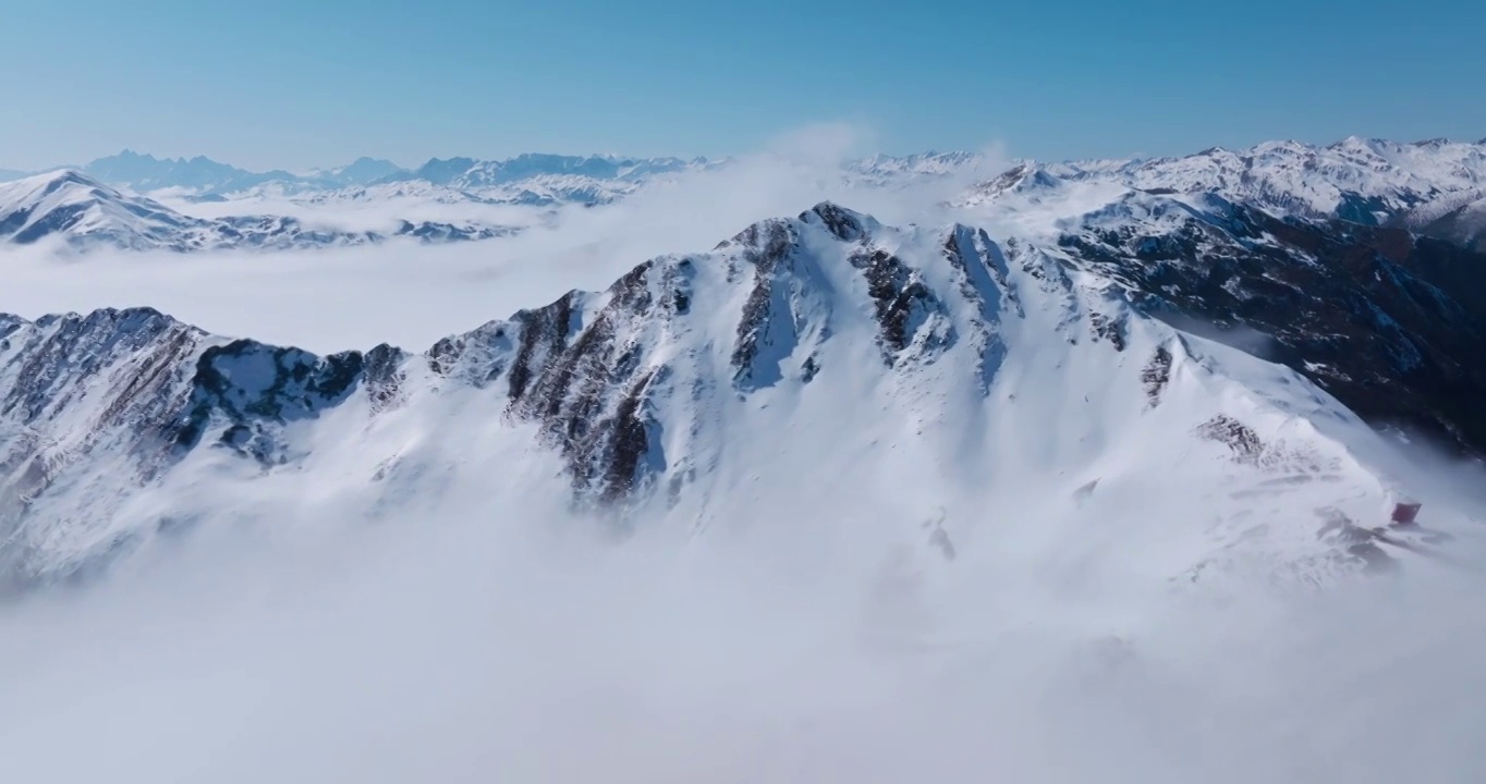 四川夹金山雪山云海航拍风景视频素材