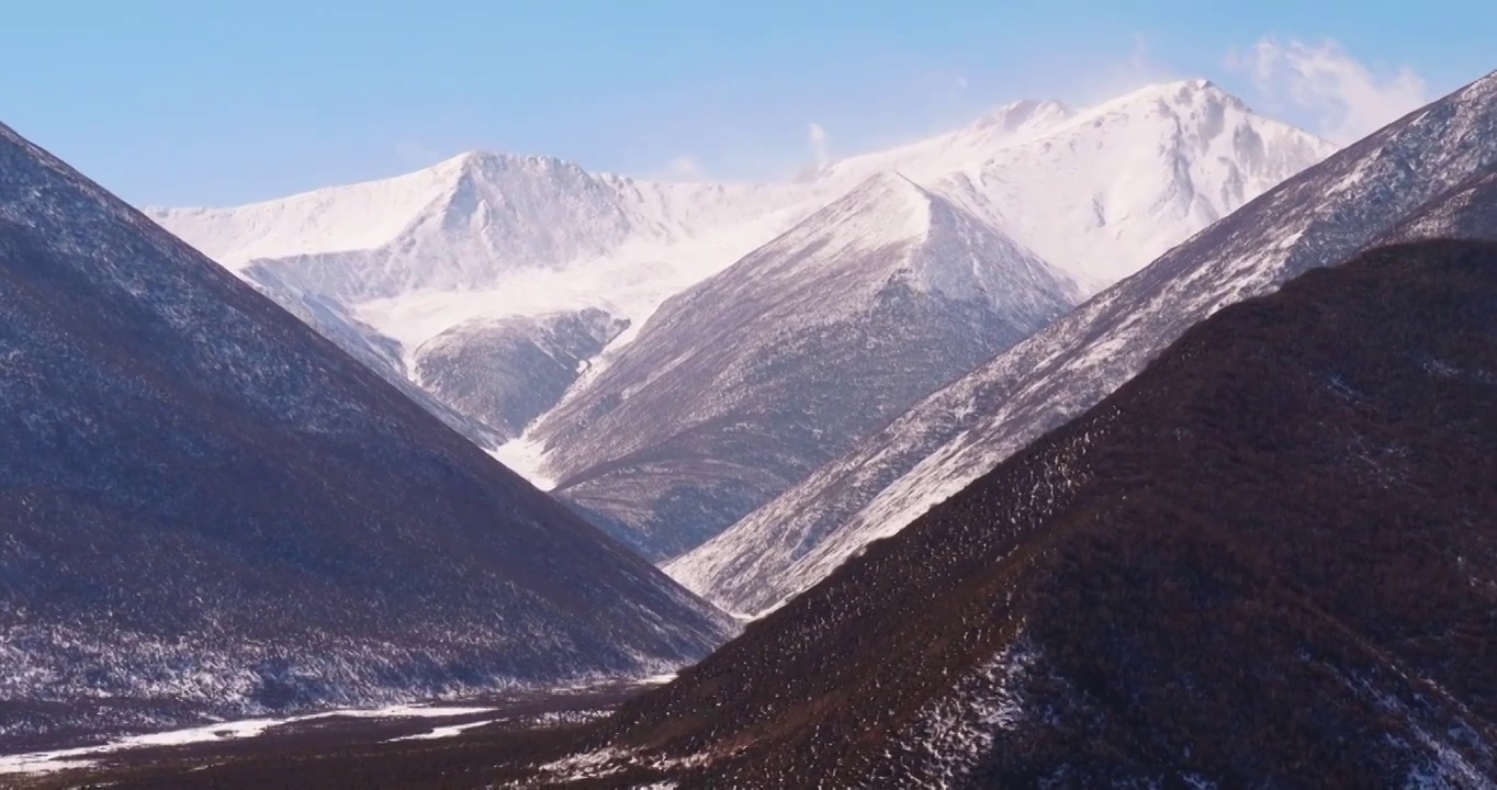 林场雪山云雾景象视频素材