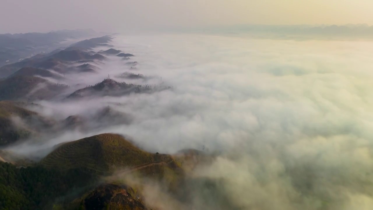 贵州惠水县清晨的平流雾美景视频素材