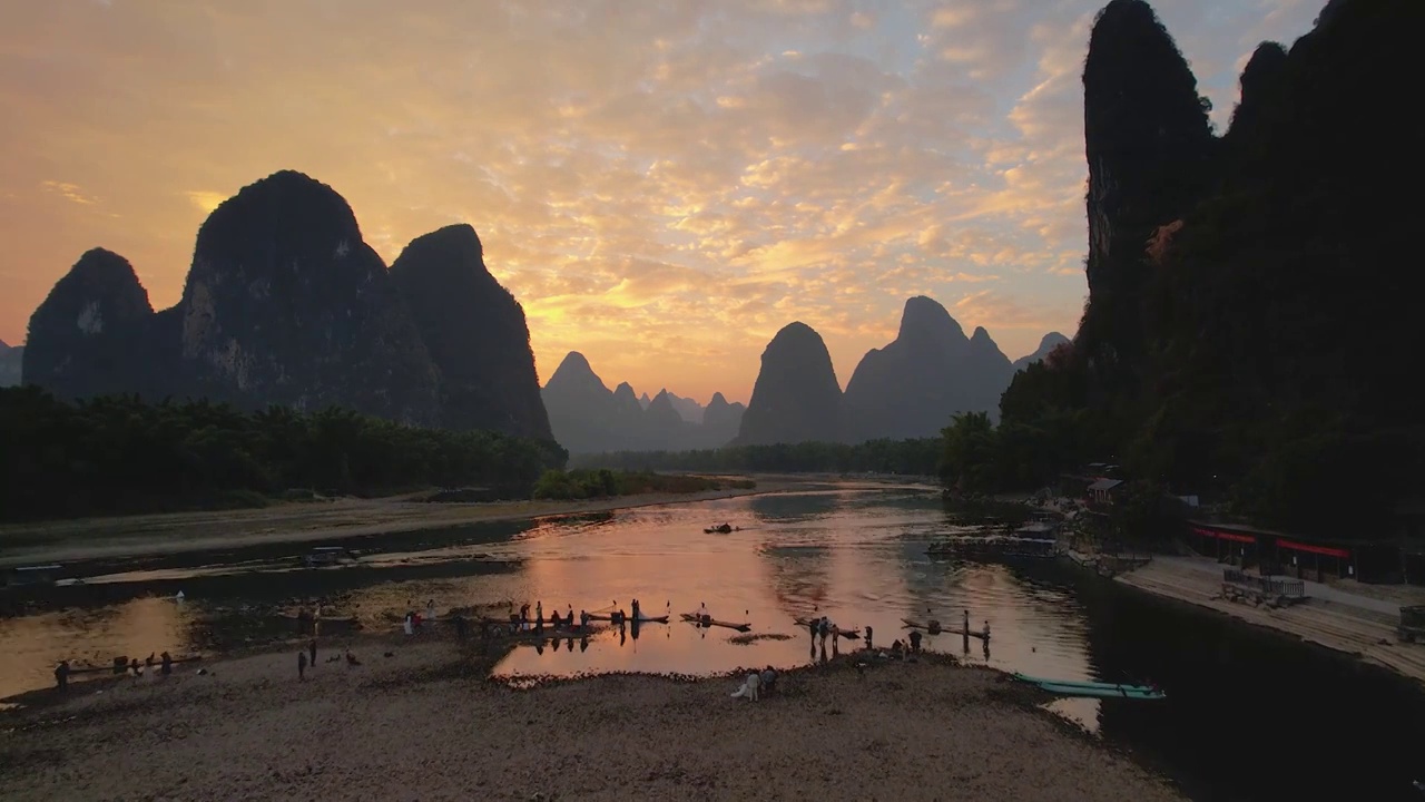 桂林山水 二十元人民币背景 漓江风光 夕阳 落日 渔歌唱晚 喀斯特地貌 自然风光 航拍视频素材