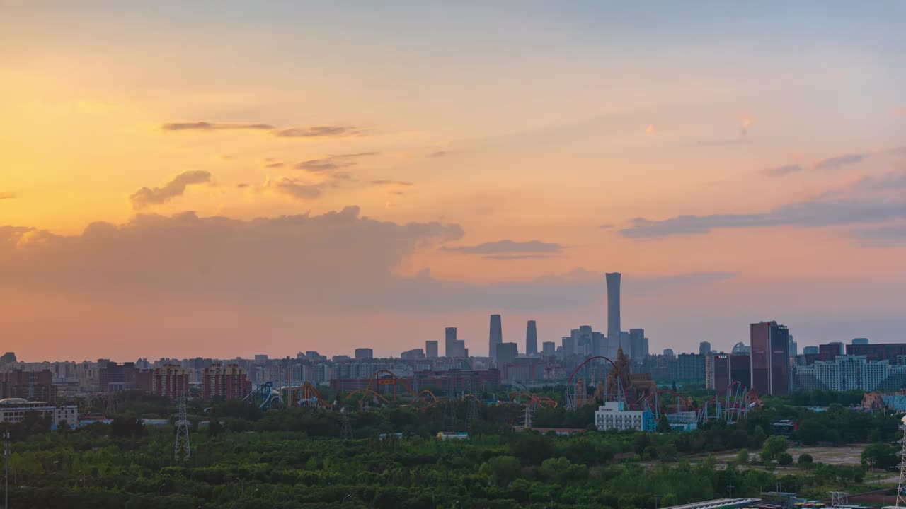 北京朝阳区翠城小区瞰京城日落视频素材