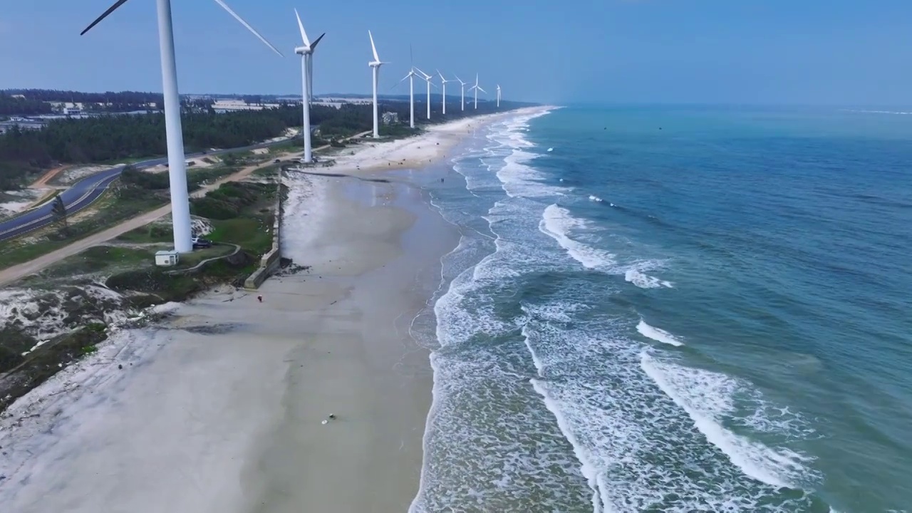 海边风力发电风车航拍视频素材