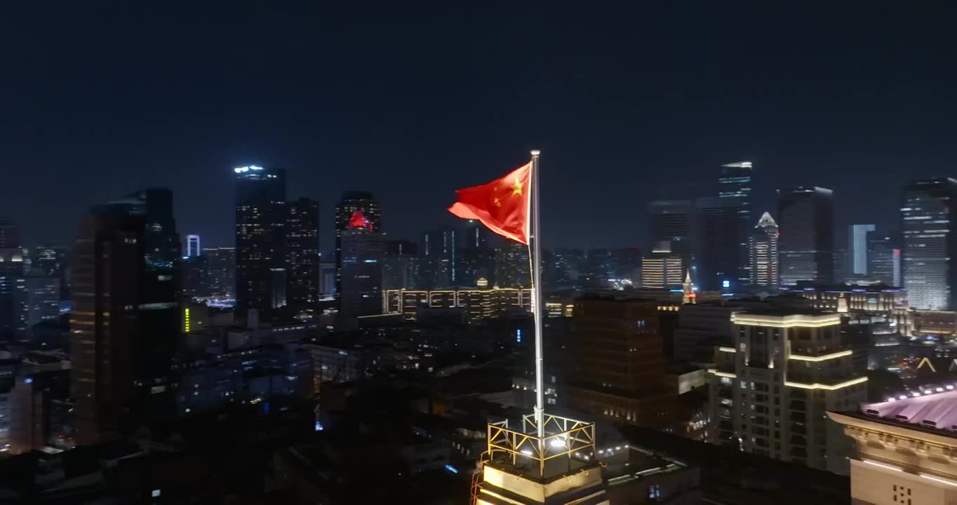 上海海关大楼上的国际与城市背景夜景视频素材