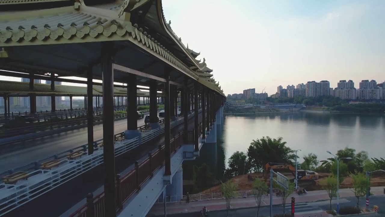 广西柳州凤凰岭大桥日落夕阳风雨桥城市建筑柳江风光航拍视频素材