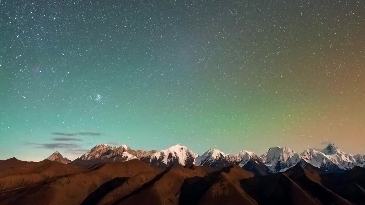 四川贡嘎雪山冬季猎户月照金山星空视频下载