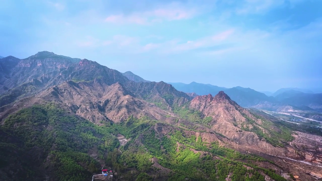 航拍南太行春天山谷的光影视频素材