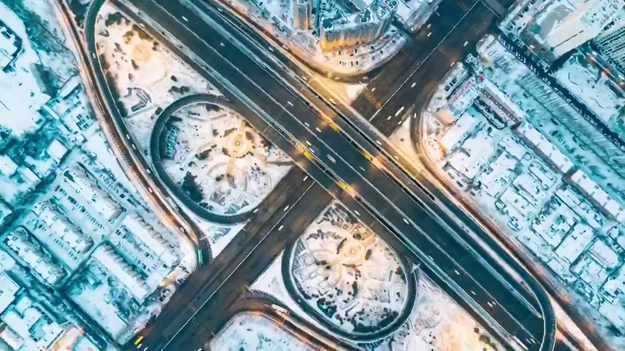 哈尔滨三环路学府立交桥俯冲夜景车流延时视频素材