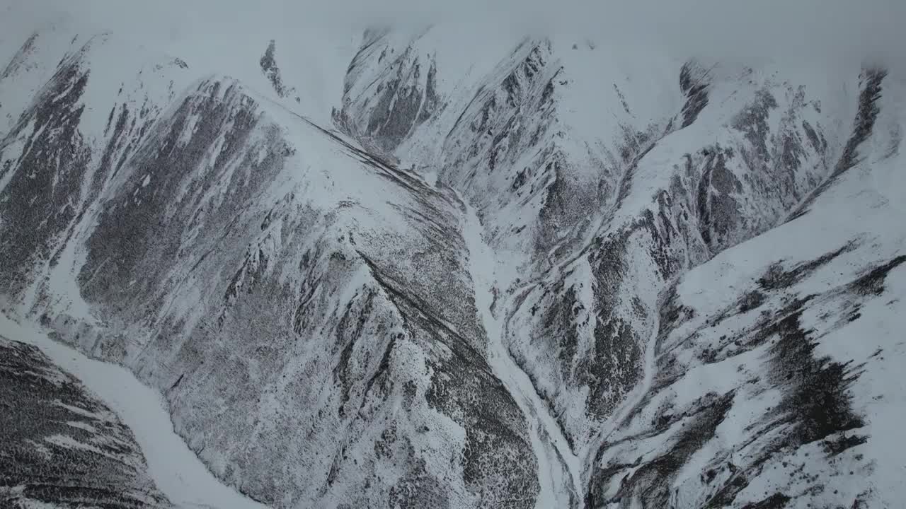 西藏夏拉山口，海拔5002米，大雪时拍摄视频下载