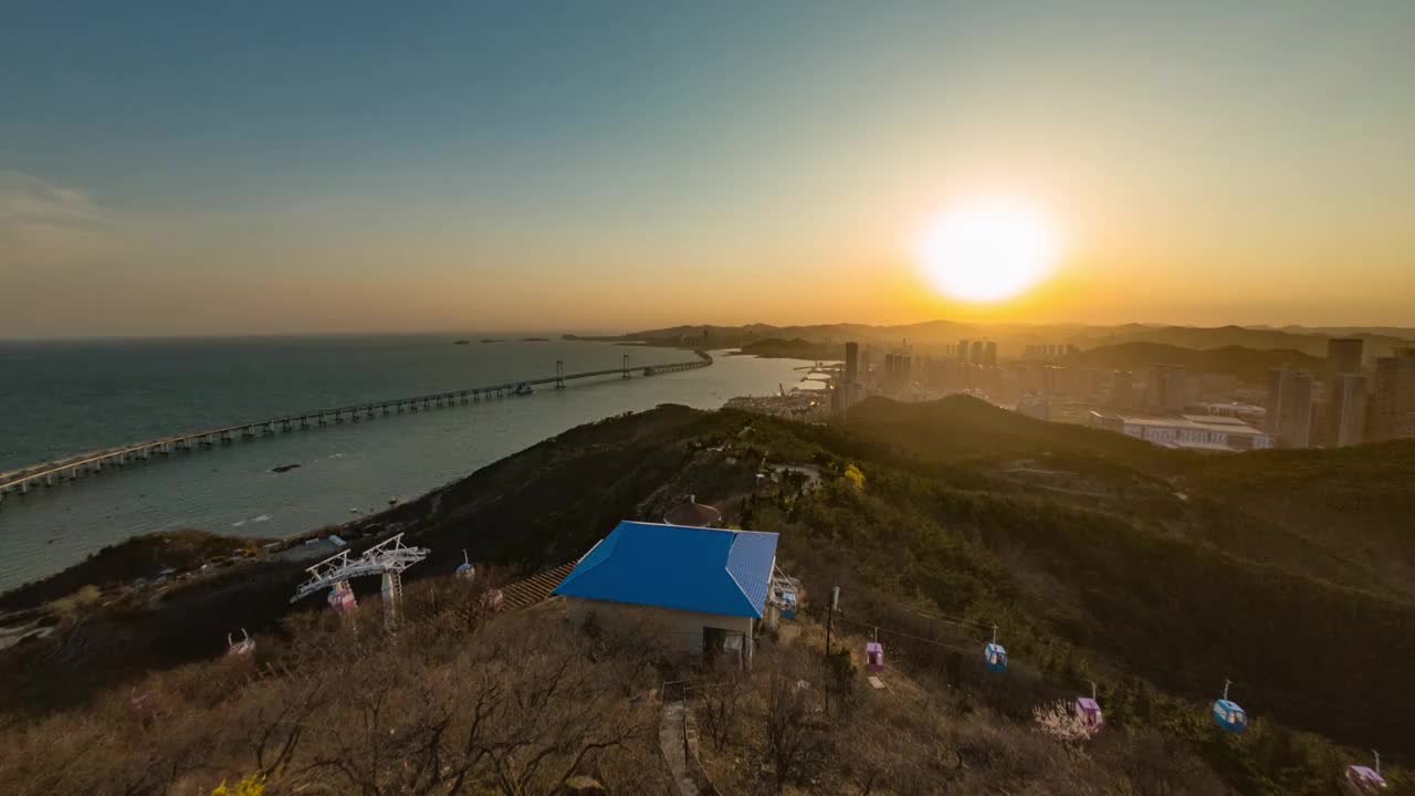 大连西山揽胜星海湾大桥日转夜延时视频素材