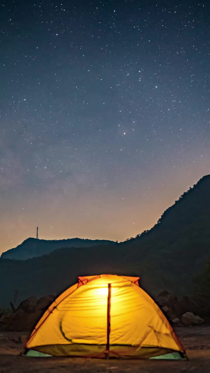 夜间星空银河露营视频素材