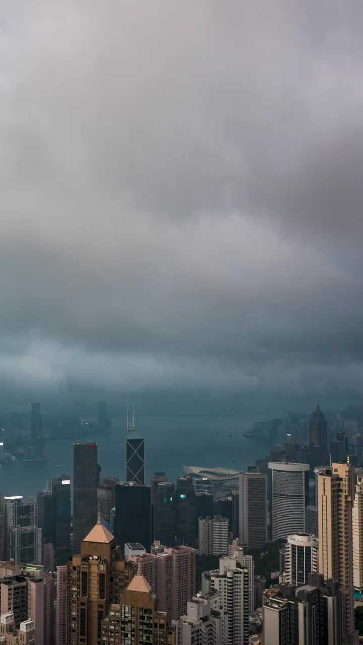 香港太平山视角白天转黑夜风光延迟视频素材