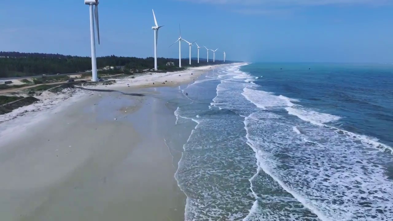 海边风力发电新能源航拍视频素材