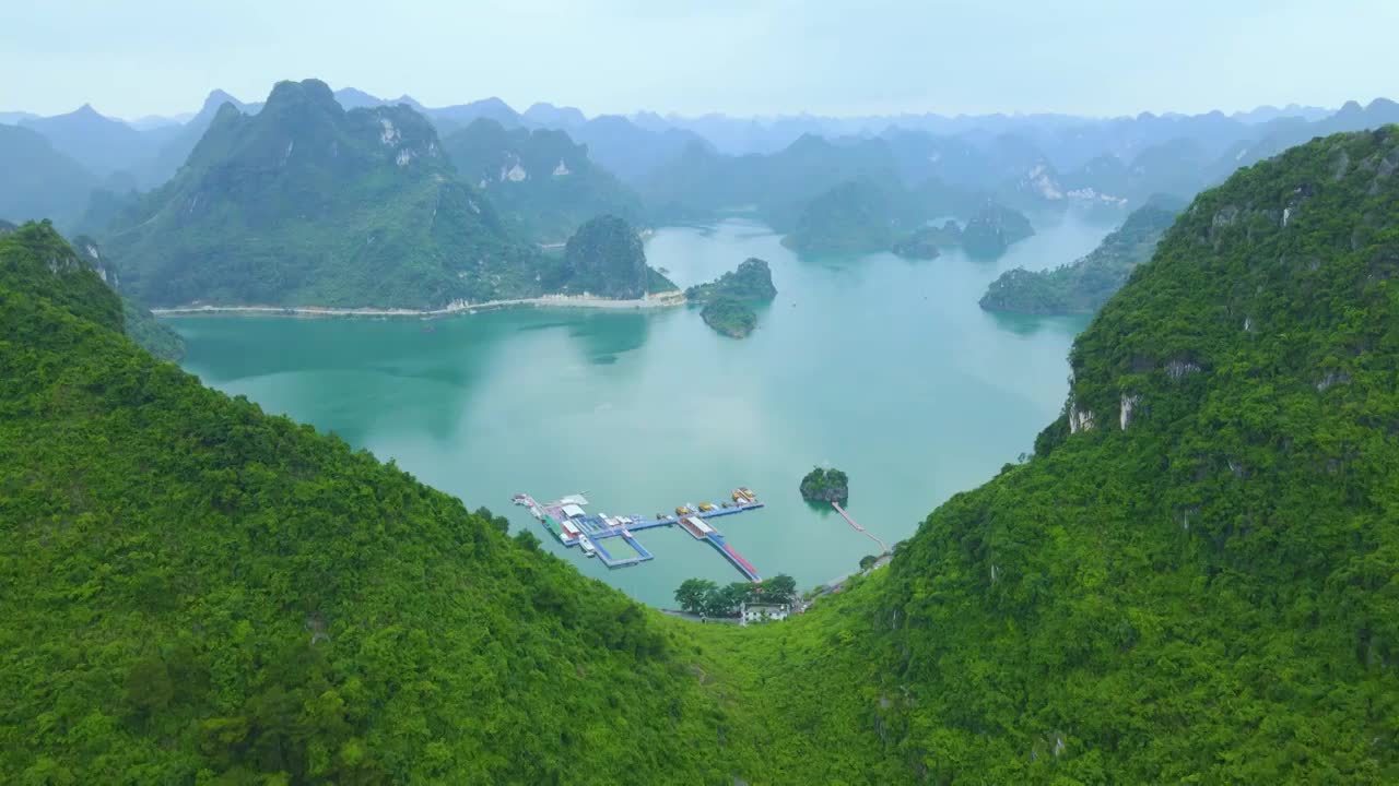 上林大龙湖航拍水库湖泊景区生态视频素材