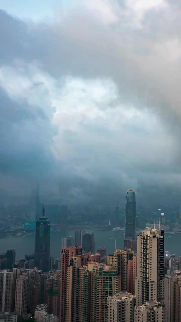 香港太平山视角白天转黑夜风光延迟视频素材