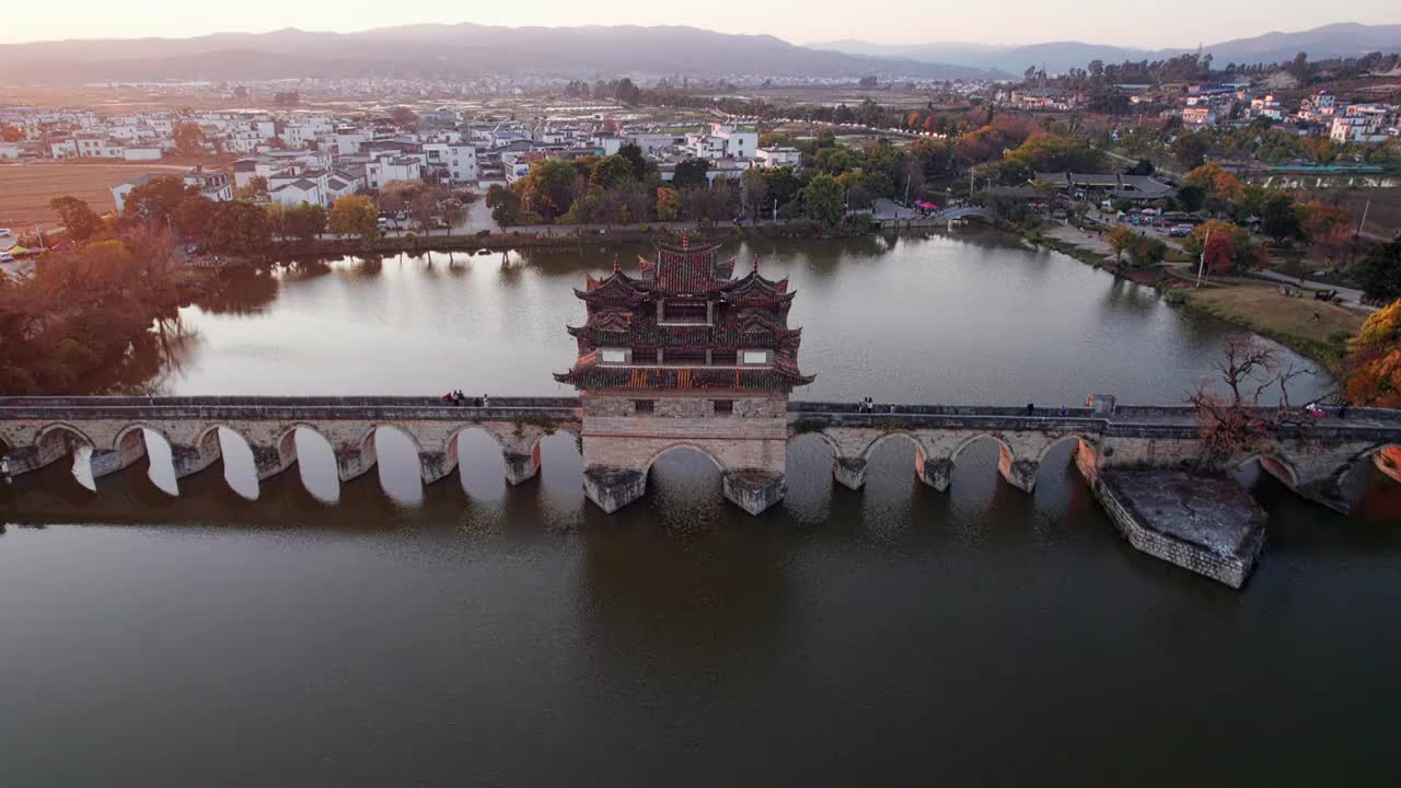 航拍云南建水古城双龙桥十七孔桥视频素材