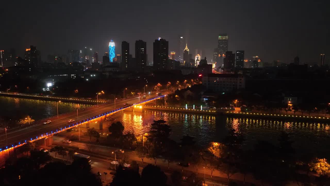 江苏省无锡市梁溪区锡山大桥夜景视频素材