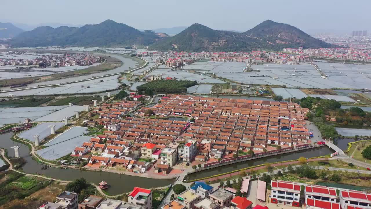 埭美古村，福建的古村落，航拍视角的古村，居民区的航拍视角，红砖建筑视频素材