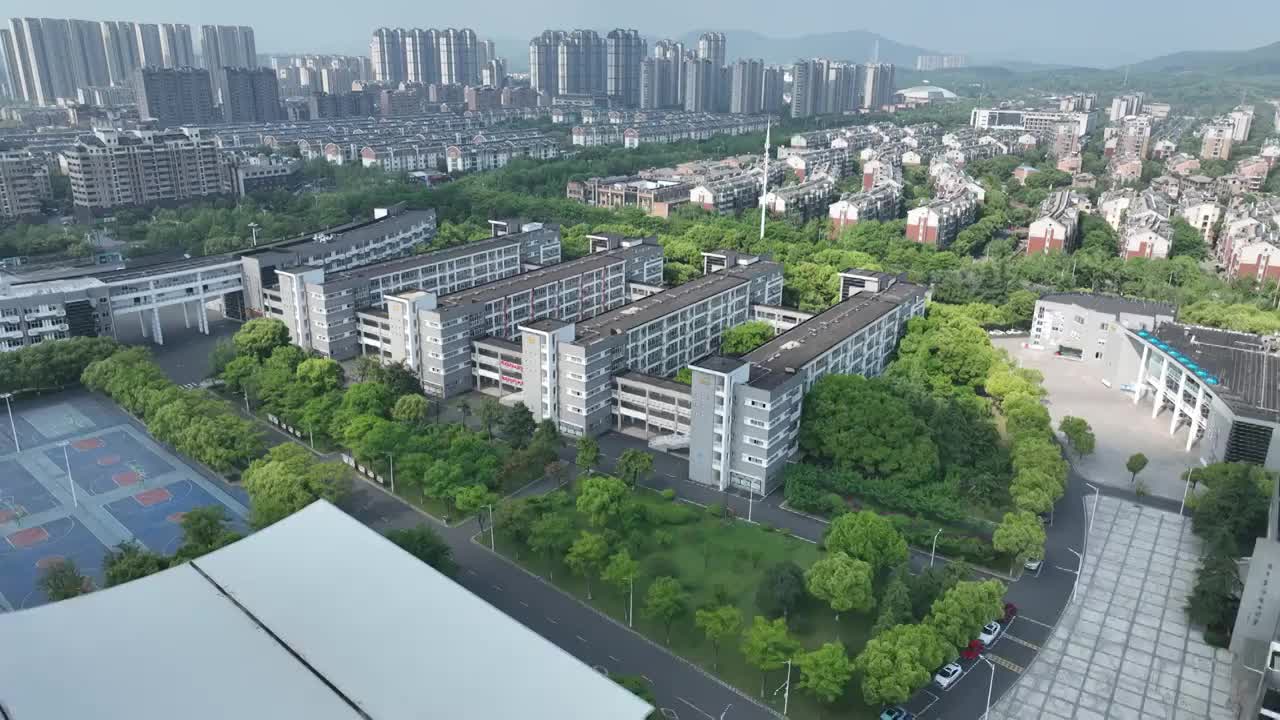 江苏省常州市溧阳市溧阳中学-教学楼视频素材